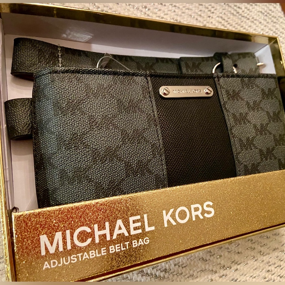 NWT! Authentic Michael Kors adjustable belt bag, crossbody. In Holiday gift box!